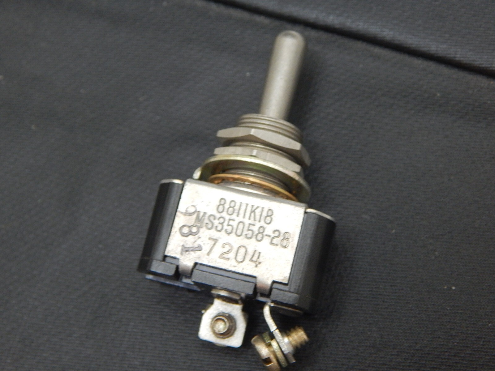 C&H 8811K18 TOGGLE SWITCH None OFF (ON) SPST MS35058-28 - USA FAST SHIPPING