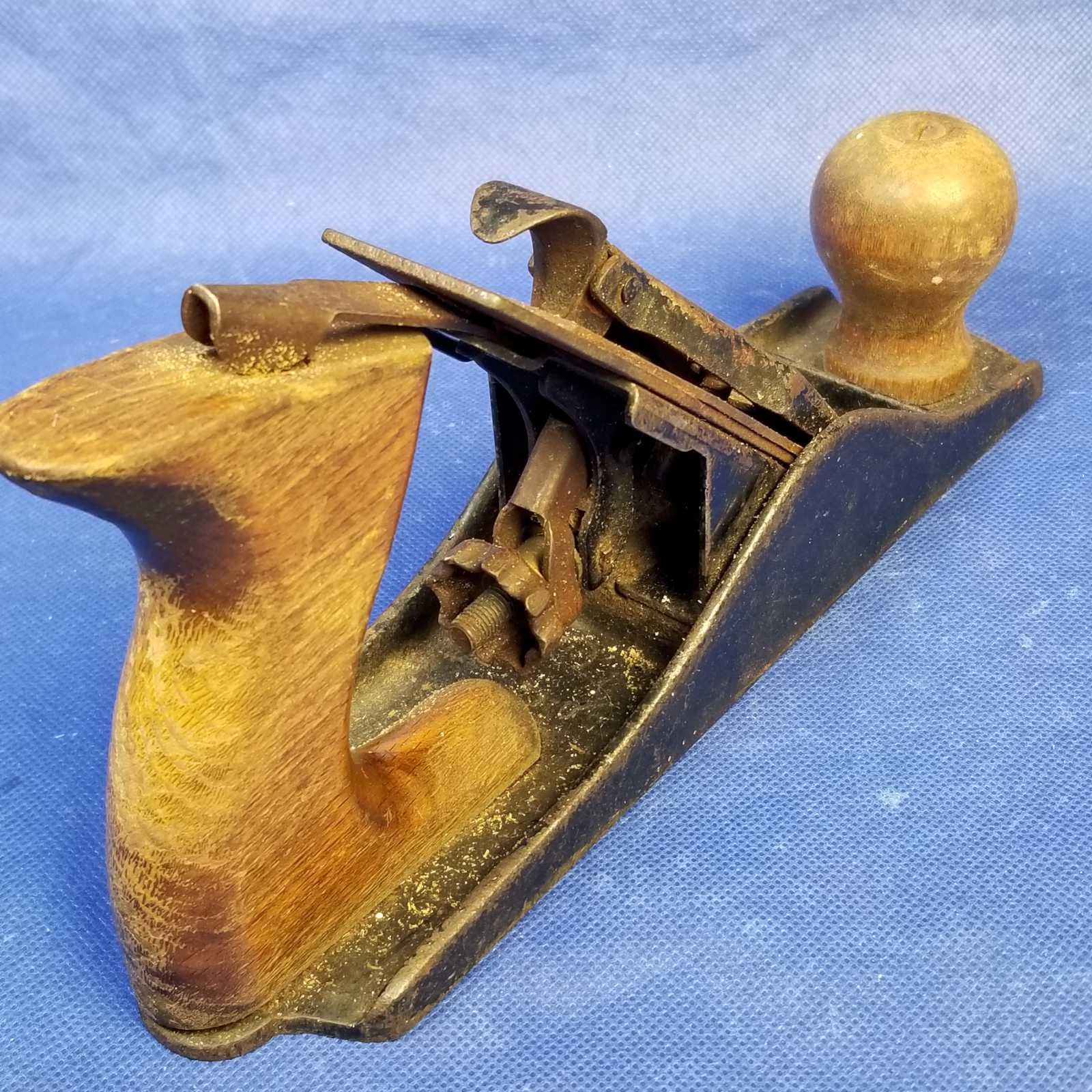 Vintage Wood and Metal Hand Plane with Wooden Handle for Carpentry and Woodworki