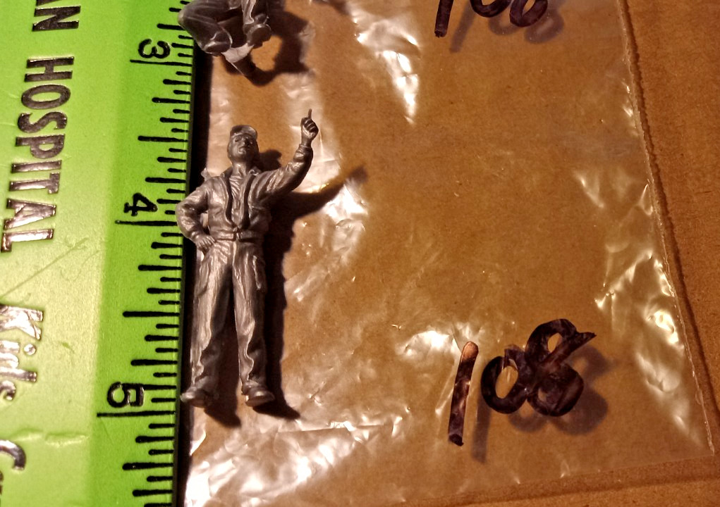 Two (2) Military Figure scale unknown Parts only # 108 !!!!!!!!!!!!!!!!!!
