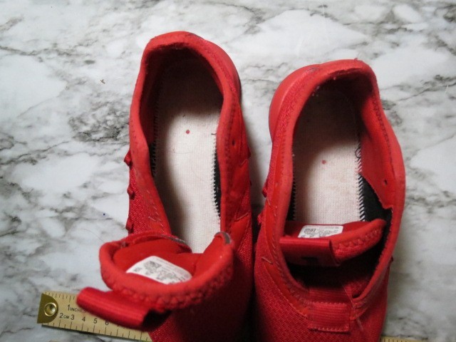 Red Puma Sz 4C No Laces