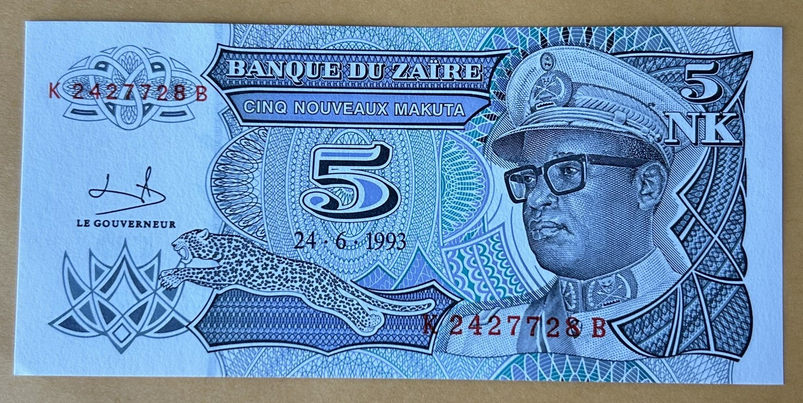 Zaire.  5 Nouveaux Makuta 1993   P48 UNC