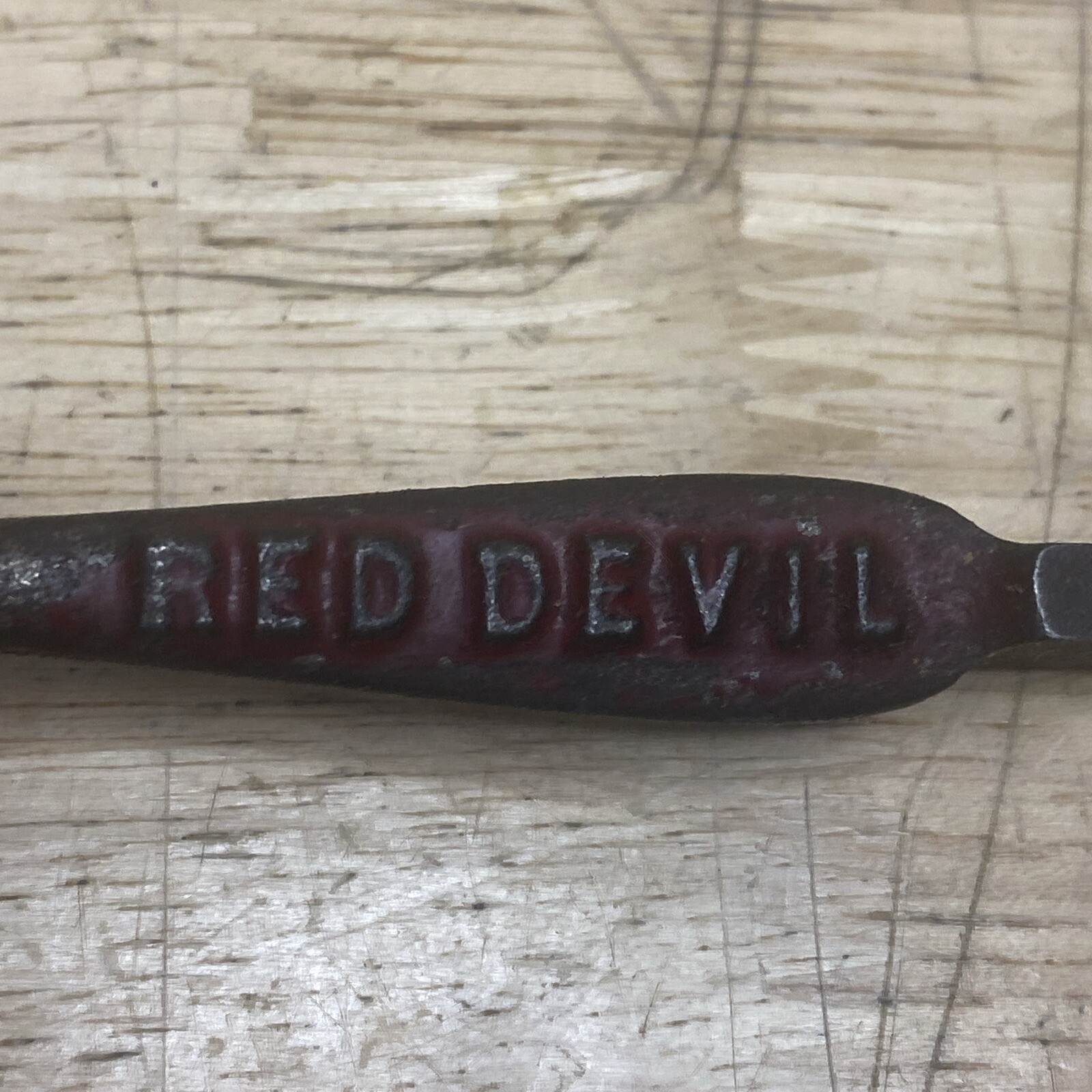 VINTAGE RED DEVIL GLASS CUTTER