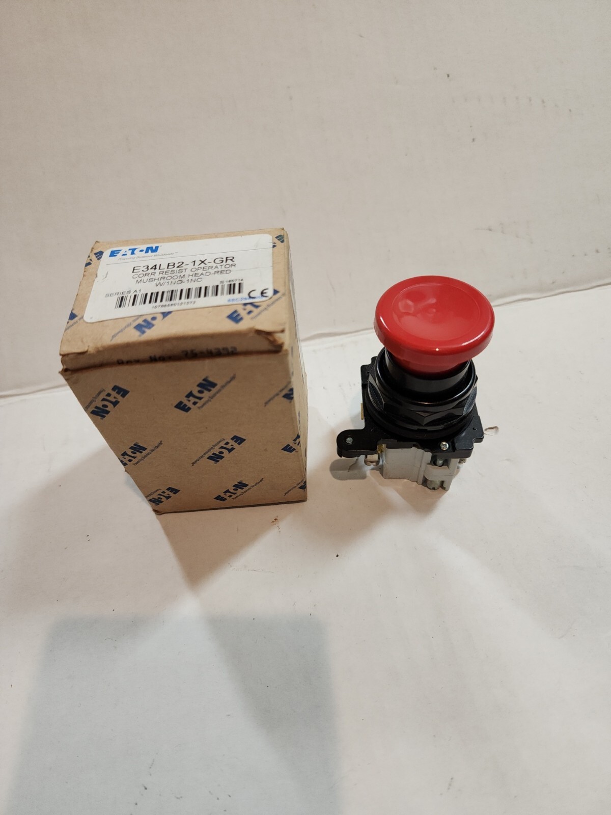 EATON E34LB2-1X-GR corrosion resistant operator switch mushroom RED switch - NEW