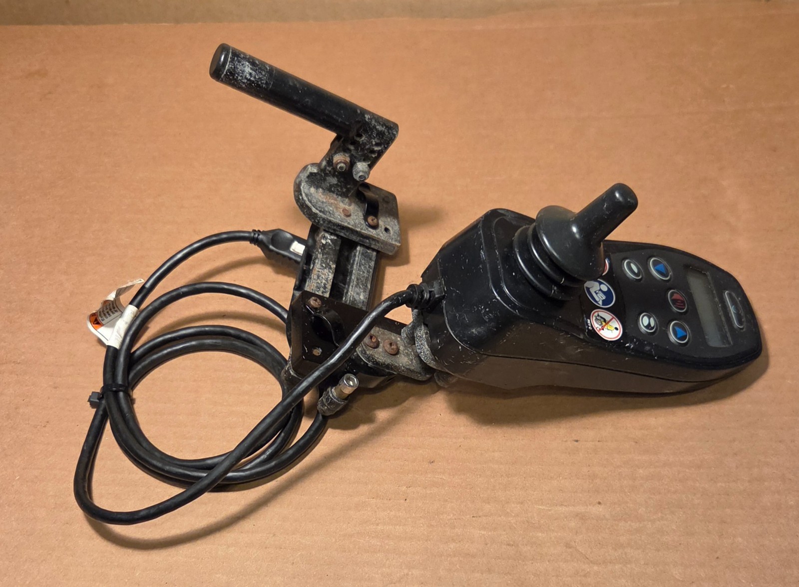 Pride Quantum Q6 Edge PowerChair Joystick Control CTDLC1560 with RIGHT swingaway