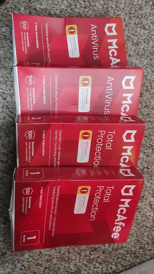 McAfee Total Protection 2026 | 3 and 1 Device | Antivirus | LOT - Family Pack