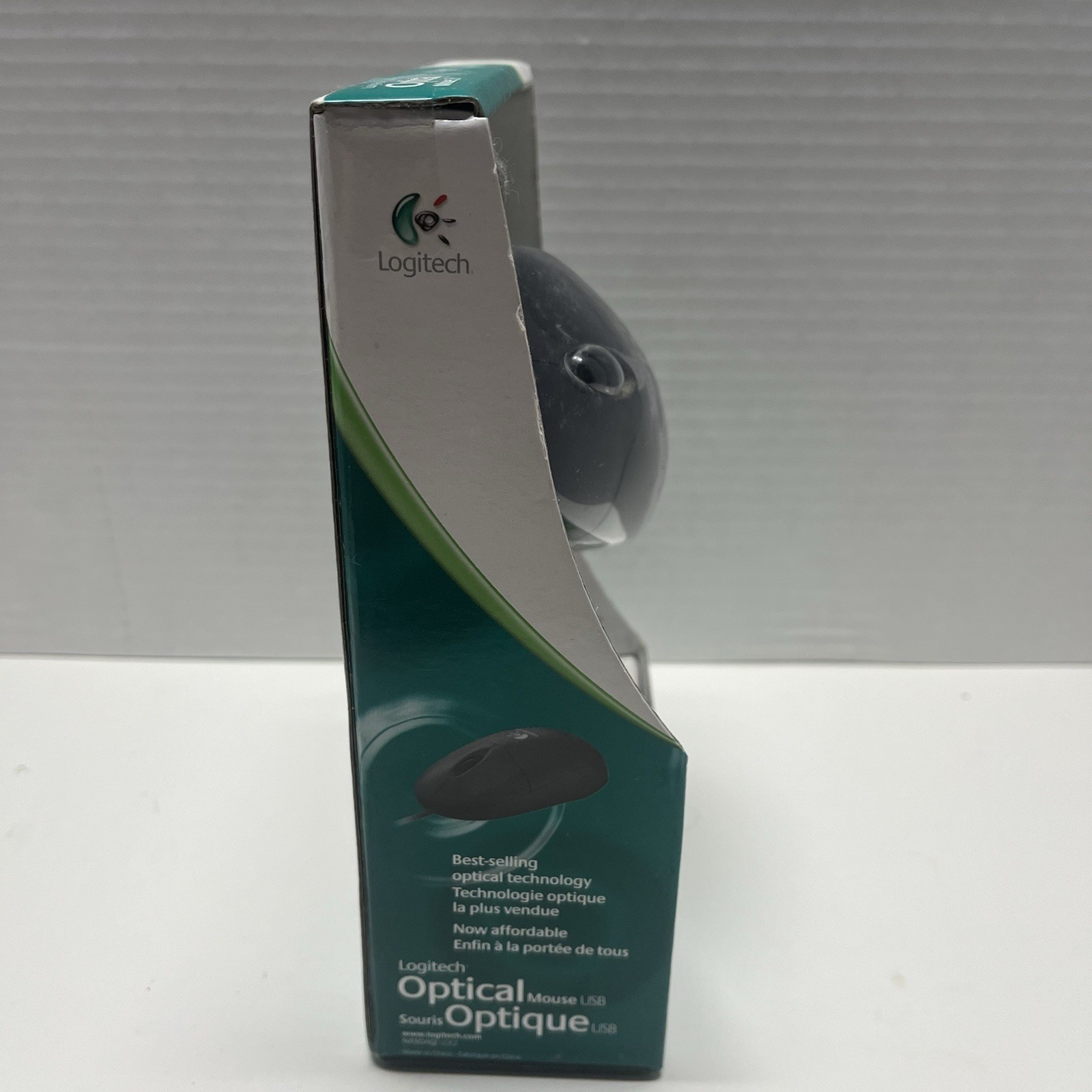 Logitech wired Optical Mouse - Sealed
