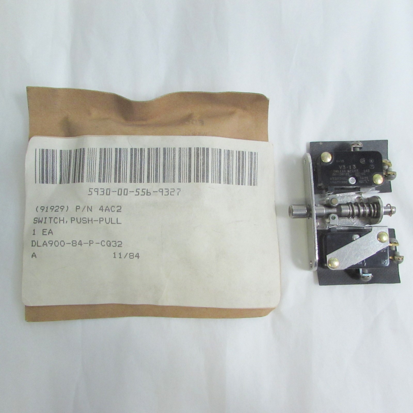 Lot of 2 Honeywell Microswitch 4AC2 Push Pull Switches NSN: 5930-00-556-9327 New