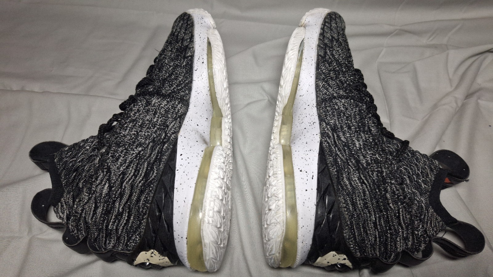 Size 10.5 - Nike LeBron 15 Ashes - 897648-002