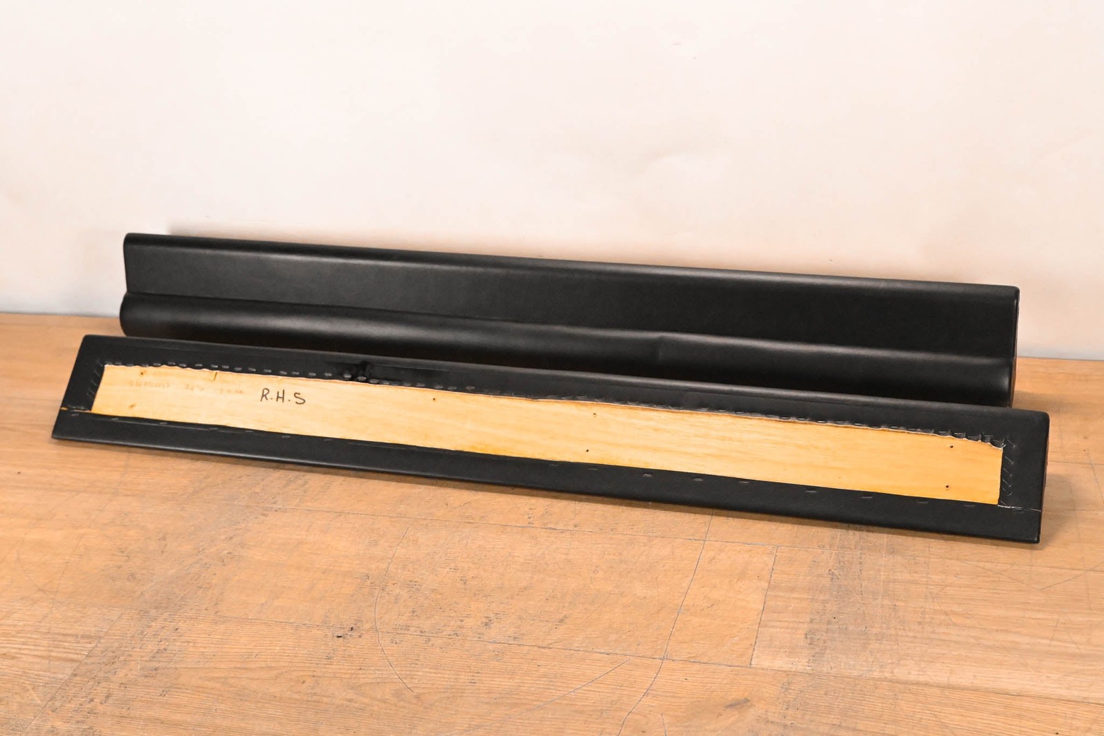 Solid State Logic C300 HD Cushioned Front Panel Armrest Set (5 Pieces) CG01U23