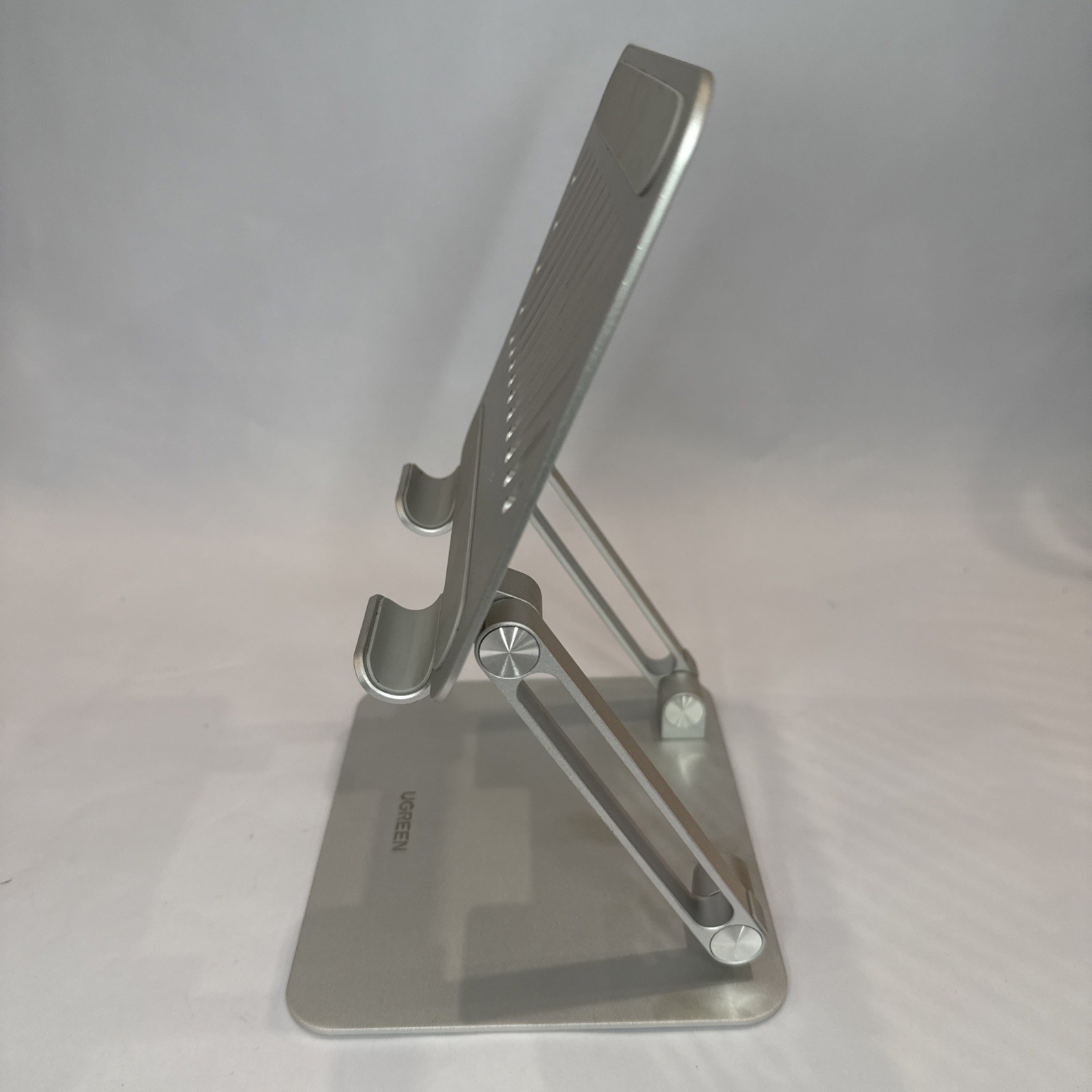 UGREEN Tablet Stand Adjustable Aluminum Desk Mount for iPad