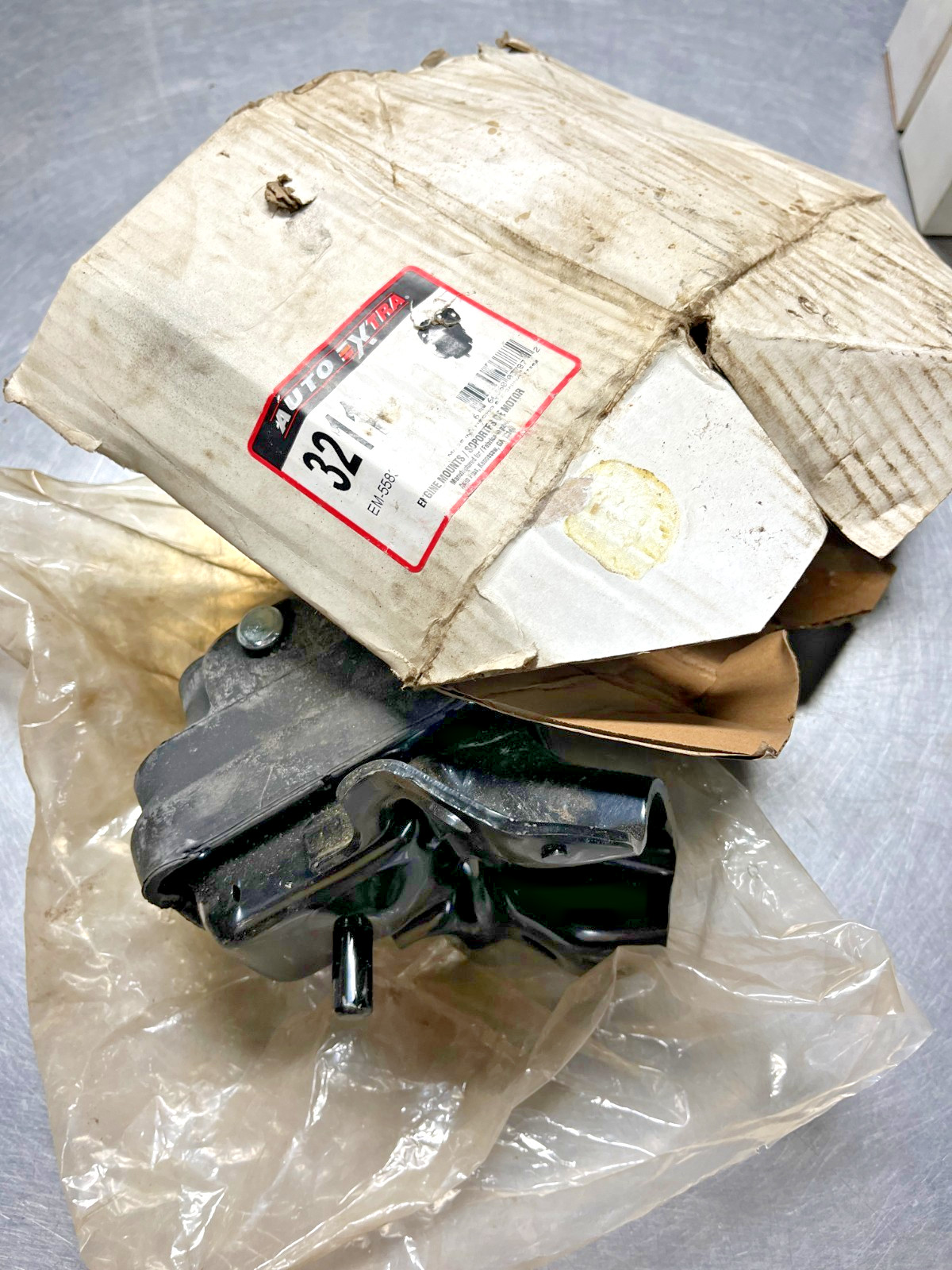 3211 Auto Extra ENGINE MOUNT Western Star EM-5583 , EM5583