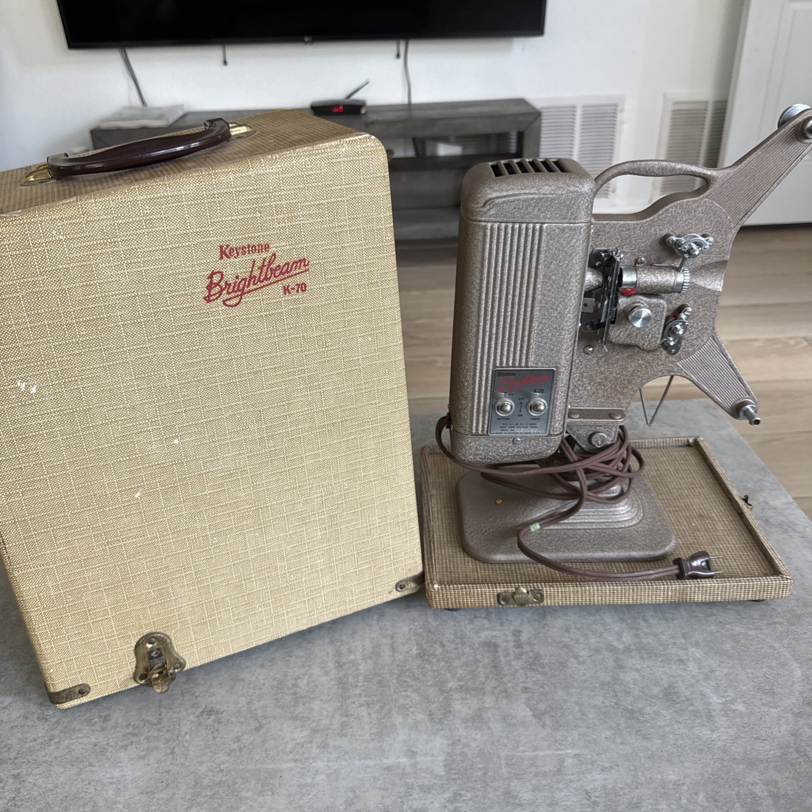 Vintage KEYSTONE BRIGHTBEAM K-70 8mm MOVIE Film PROJECTOR 1950s