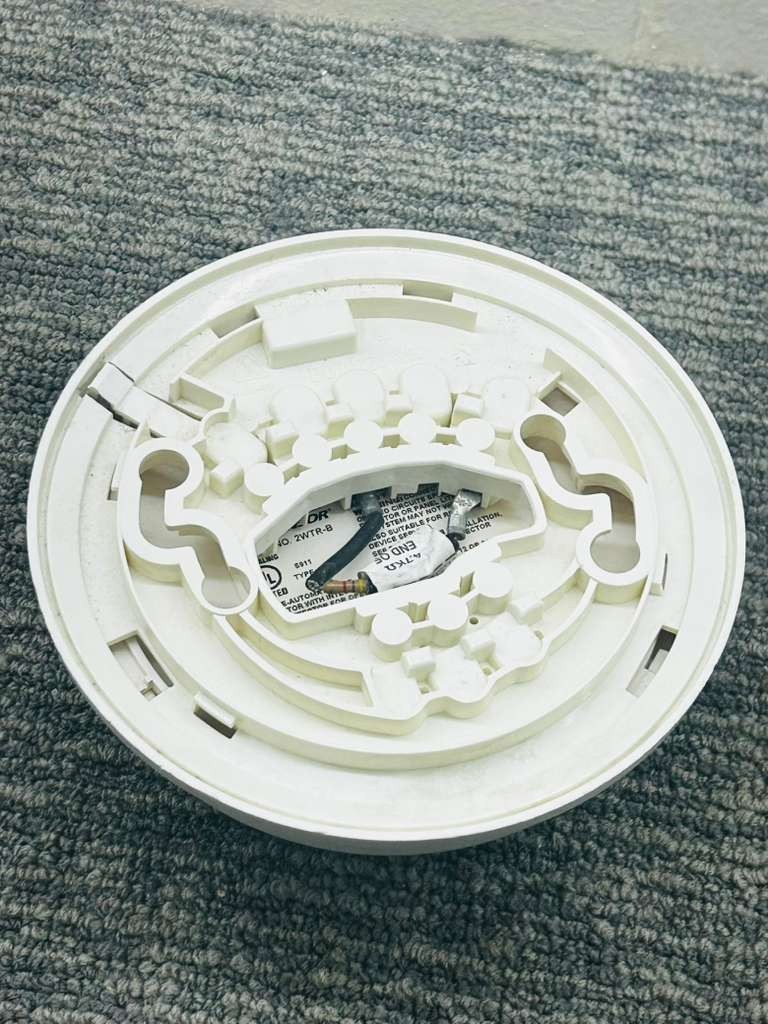 System Sensor 2WTR-B i3 2-Wire Smoke/Heat Detector + Base + Relay - 3375092