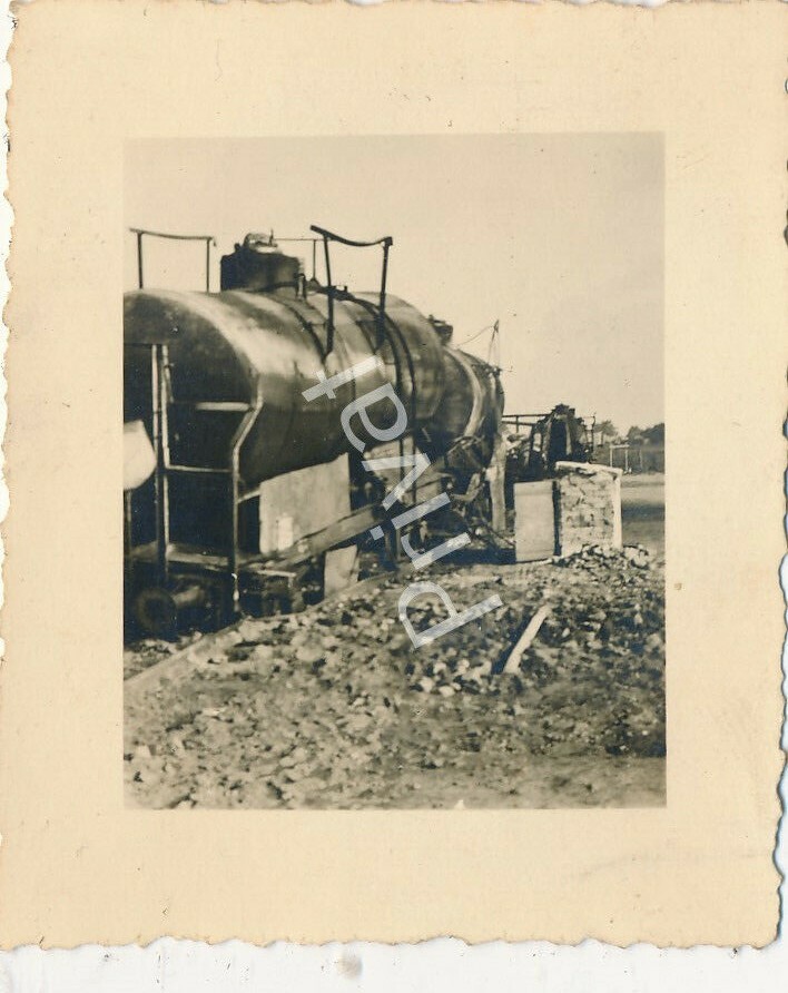 Photo WW II Wehrmacht Luftwaffe Airfield Posen Poznań TankPolska K1.26