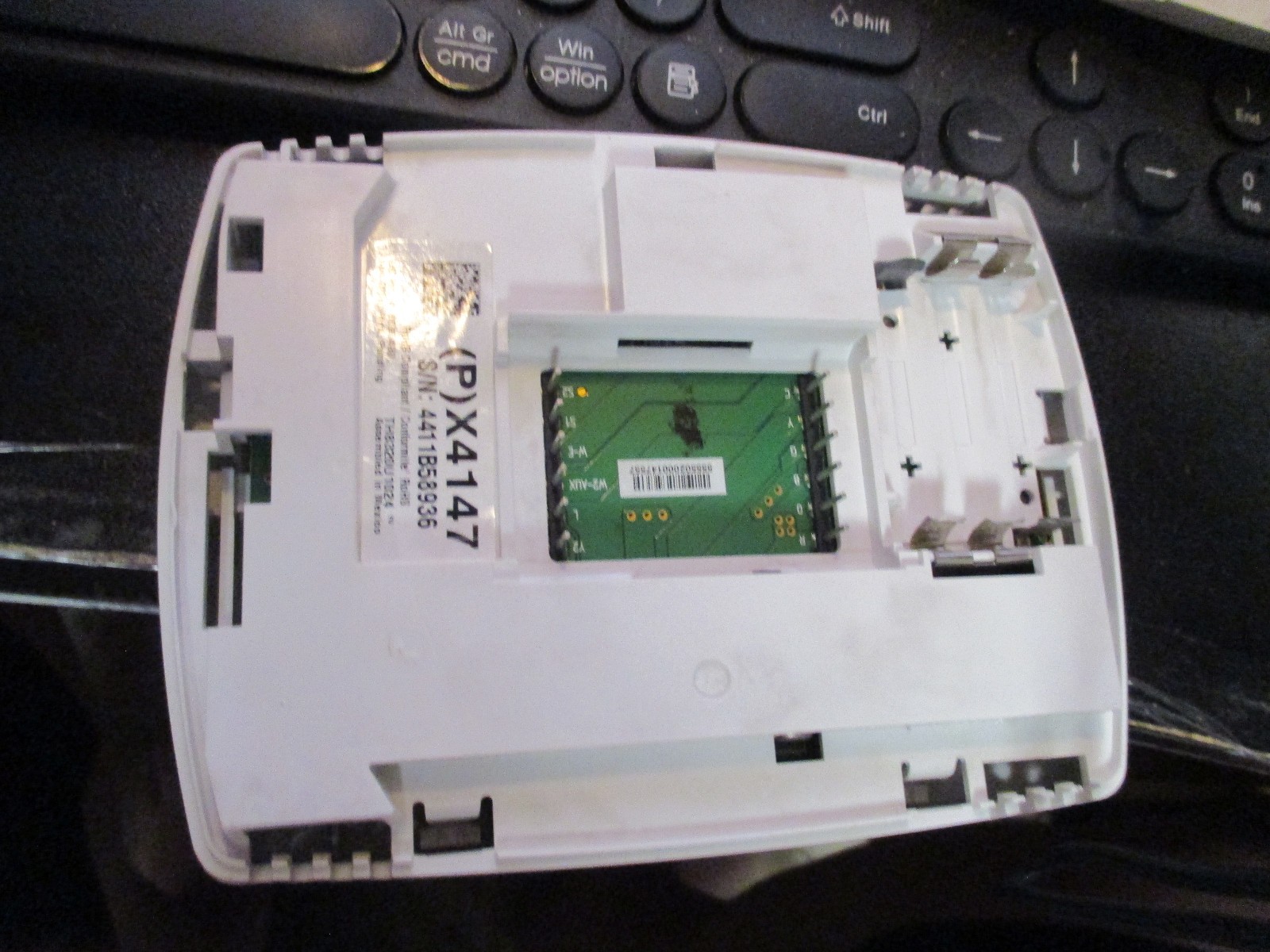 Lennox TH8320U1024 (P)X4147 Programmable Thermostat, Removed From Service