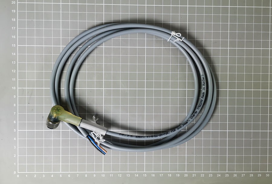 PEPPERL + FUCHS V1-W-E2-2M-PUR Sensor Actuator Cable NEW
