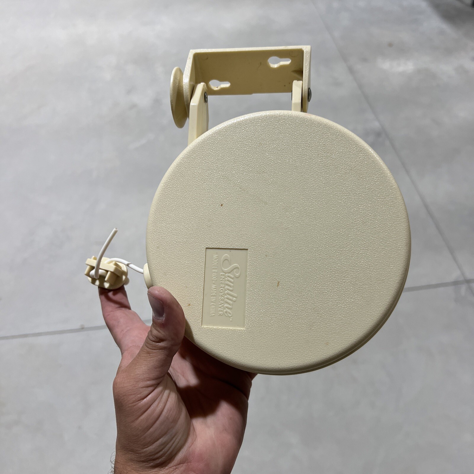 Vtg Sunline Model R400 - 40' Retractable Reel Clothesline - Butts Manufacuring