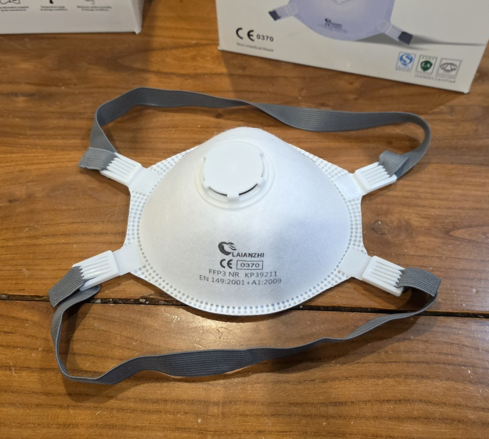 LAIANZHI KP39211 FFP3 NR Cup Shape Valved Disposable Half Mask  10pcs/box