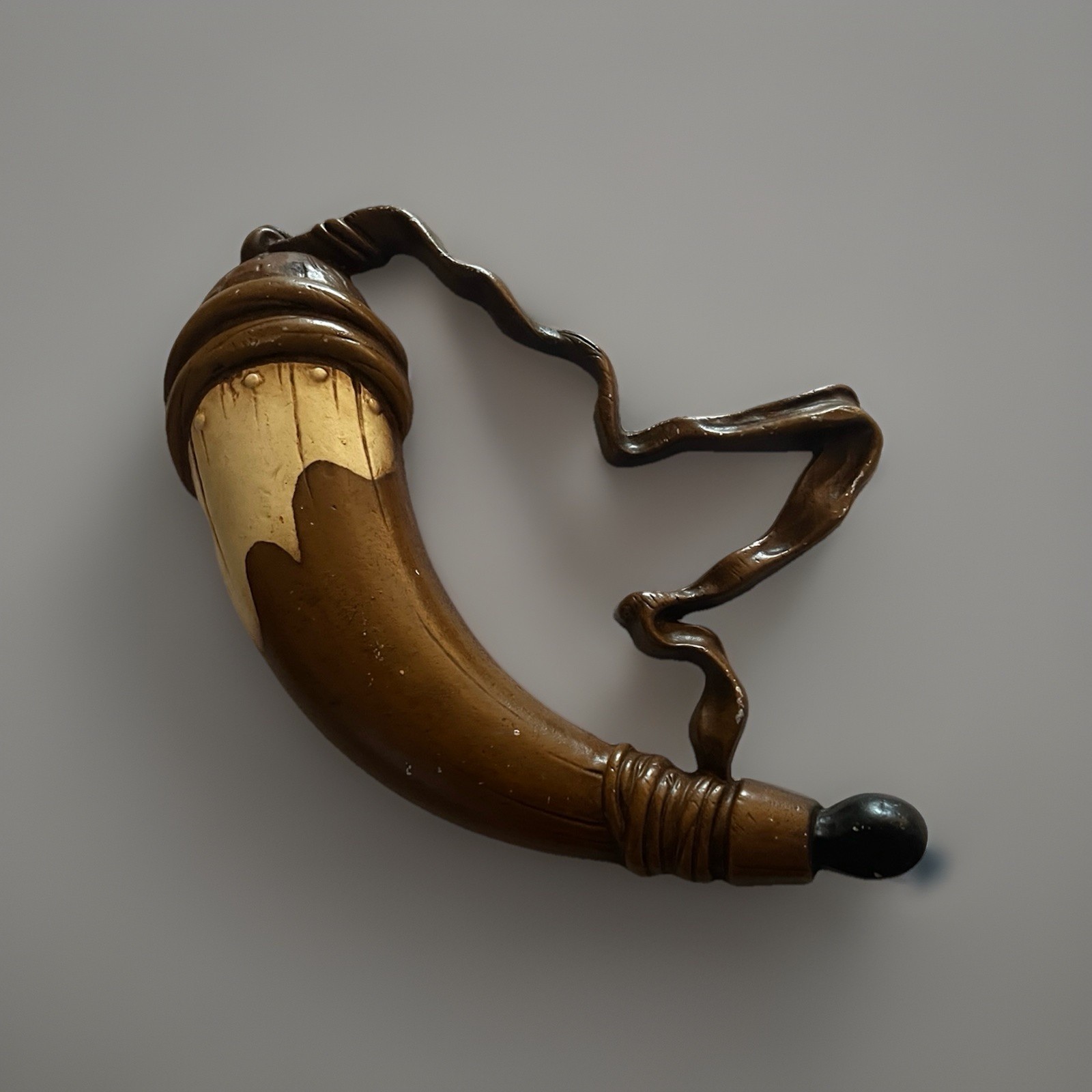 Vintage Sexton Cast Metal Powder Horn Revolutionary War Wall Hanging Powder Horn