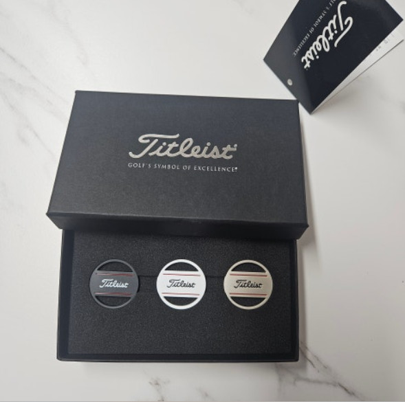 Titleist 2025 Ball Marker Set  New TA25BMS Golf Magnetic Hat Clip Marker