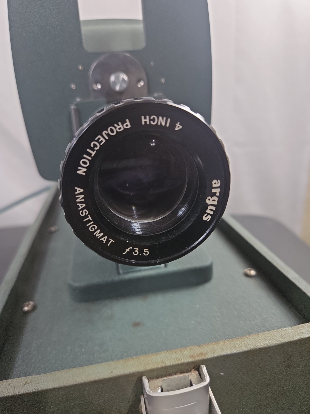 Vintage Argus 300 Automatic 35mm Slide Projector Tested Working w/ Case