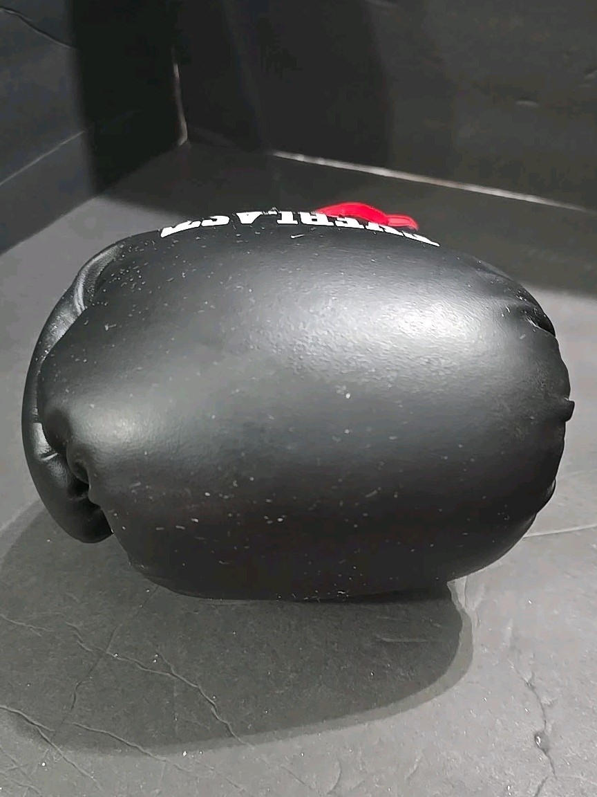 EVERLAST CORE Training Boxing Gloves Boxing Gloves (BLACK / RED) - 12oz