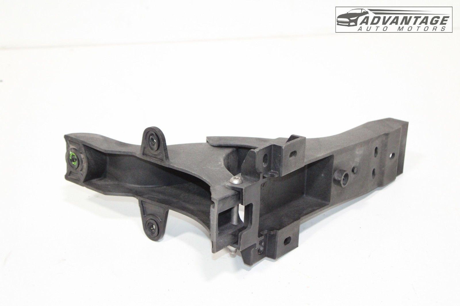 2018-2024 FREIGHTLINER CASCADIA 126 REAR LEFT CAB MOUNT BRACKET SUPPORT OEM
