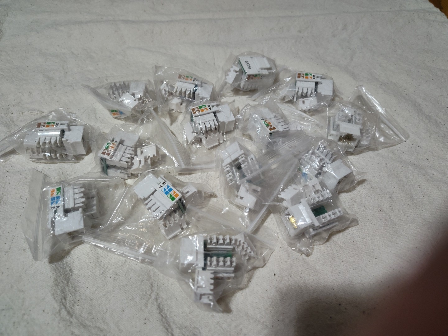 Lot Of 15 CAT5e Jacks New B2