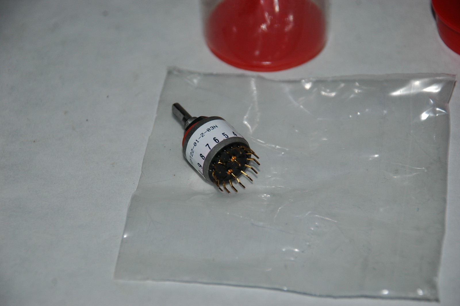 Grayhill 51spt22-01-2-04n  DP4T 1/8" Shaft NOS Tube (C2)