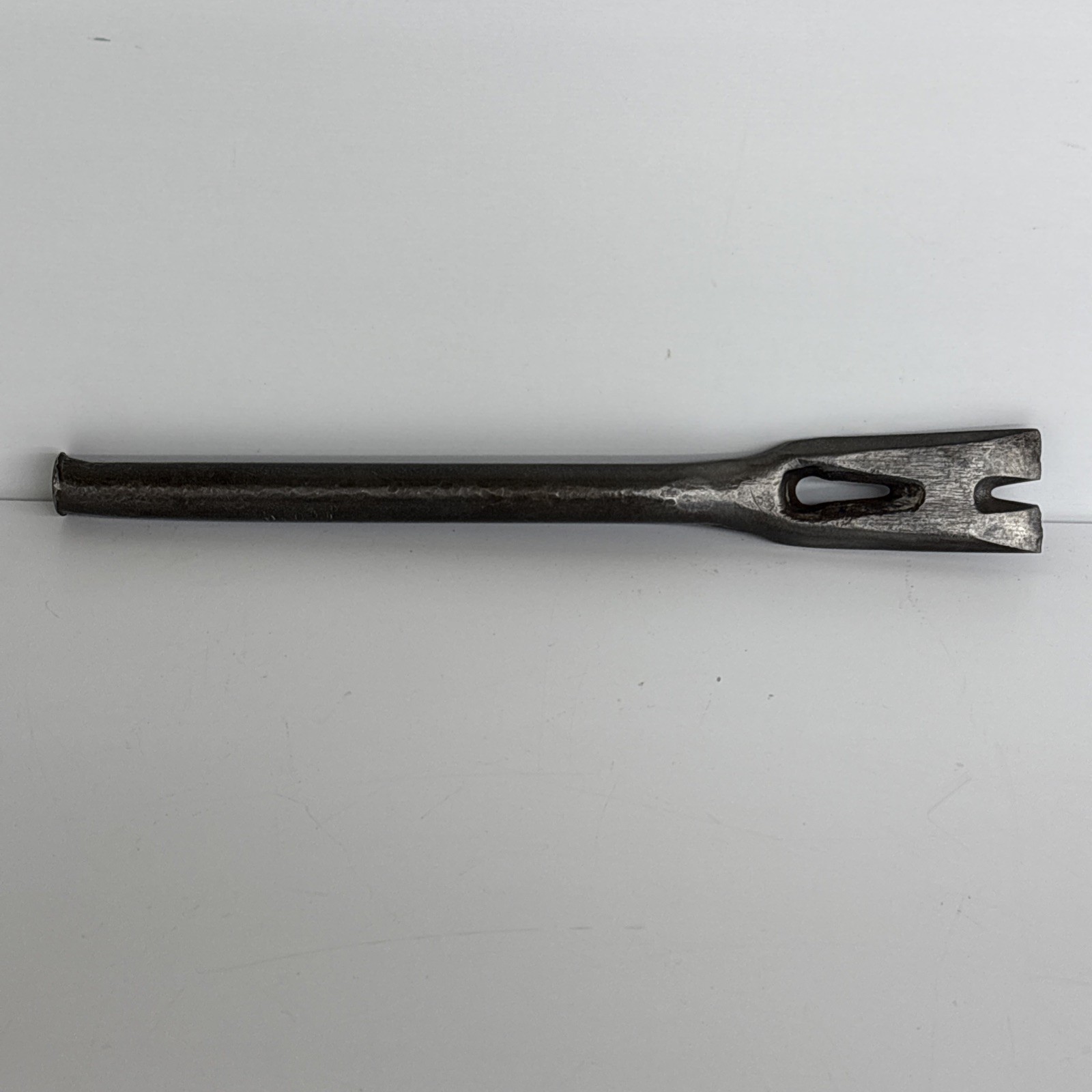 Vintage 10” Solid Steel Pry Bar Nail Puller Wrecking Tool
