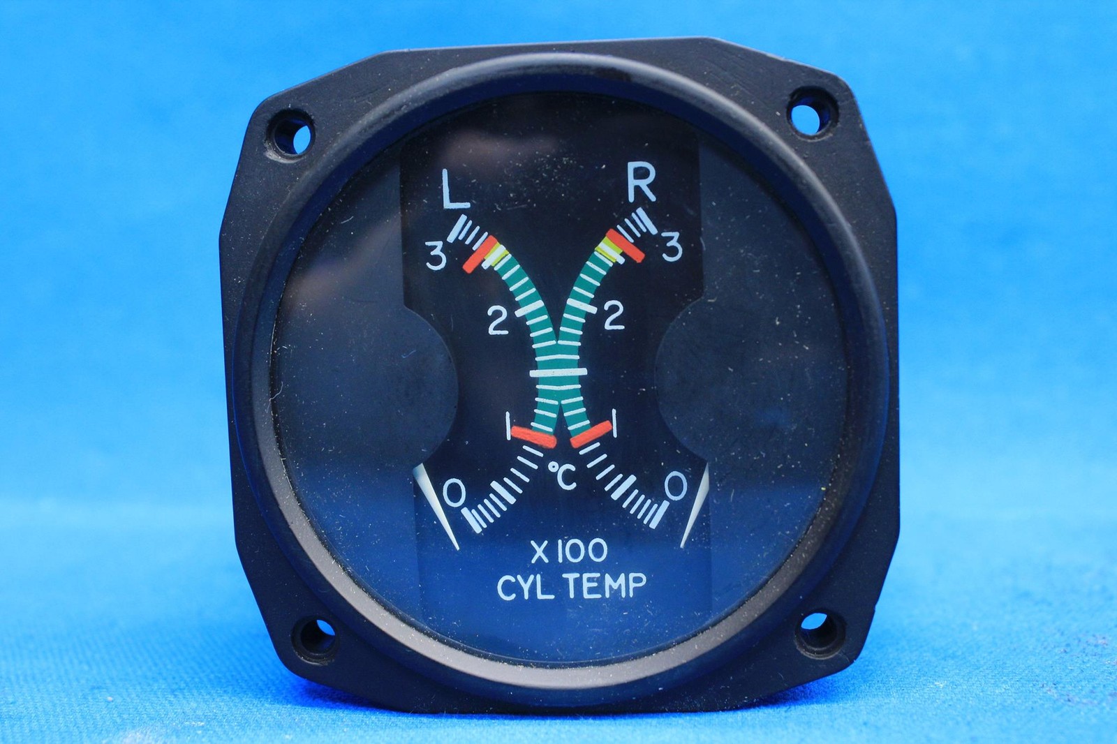 Used B&D Instruments Piper Cylinder Head Temp. Gauge p/n 980027-501 (24197)