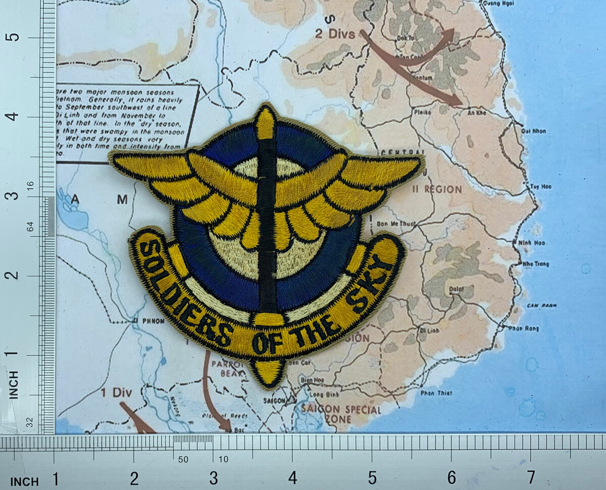 Patch , US Army 10th Aviation Battalion VAGABONDS OF SKY VIETNAMW PATCH , S4