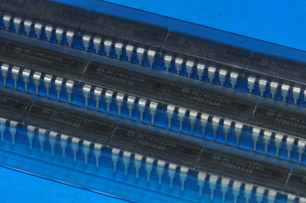 New (24pcs) MC74HC32AN ONSEMI IC Logic