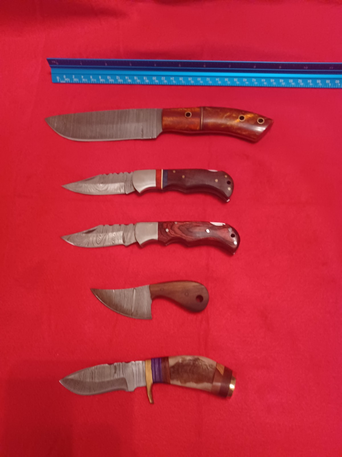 Lot of 5 Knives/New with sheaths