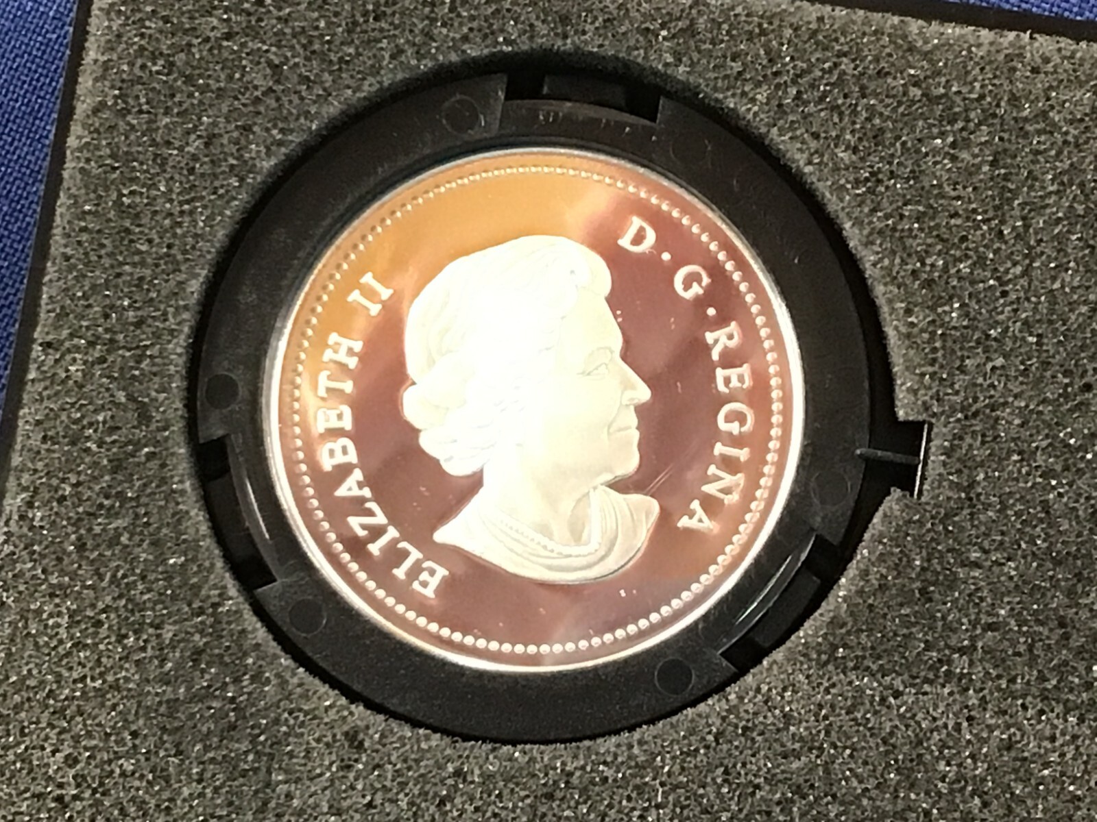 2005 Canada 150th 40th Anniversary of National Flag Proof Silver Dollar E0631
