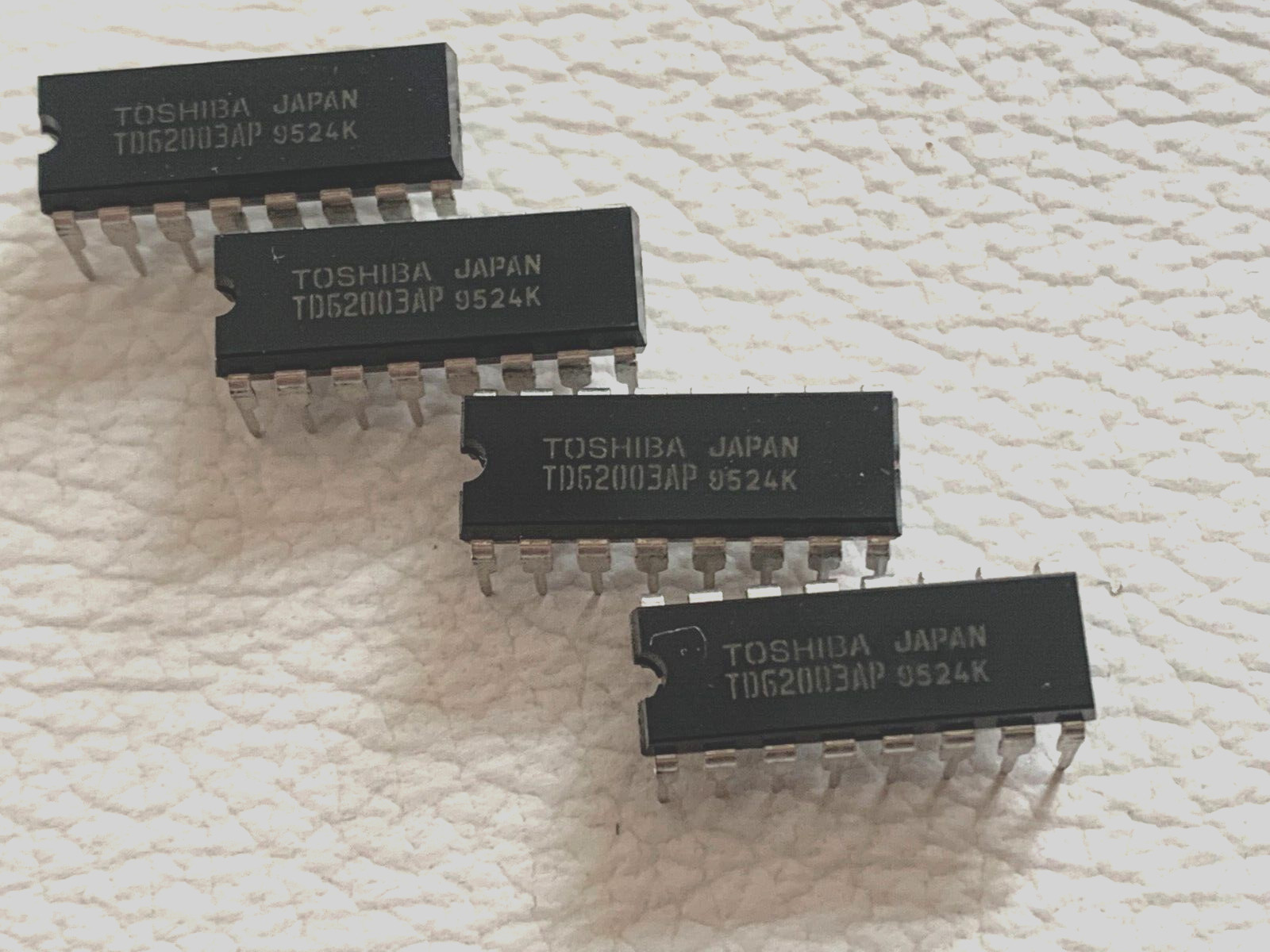 LOT OF 4  TD62003AP Original New Toshiba Integrated Circuit