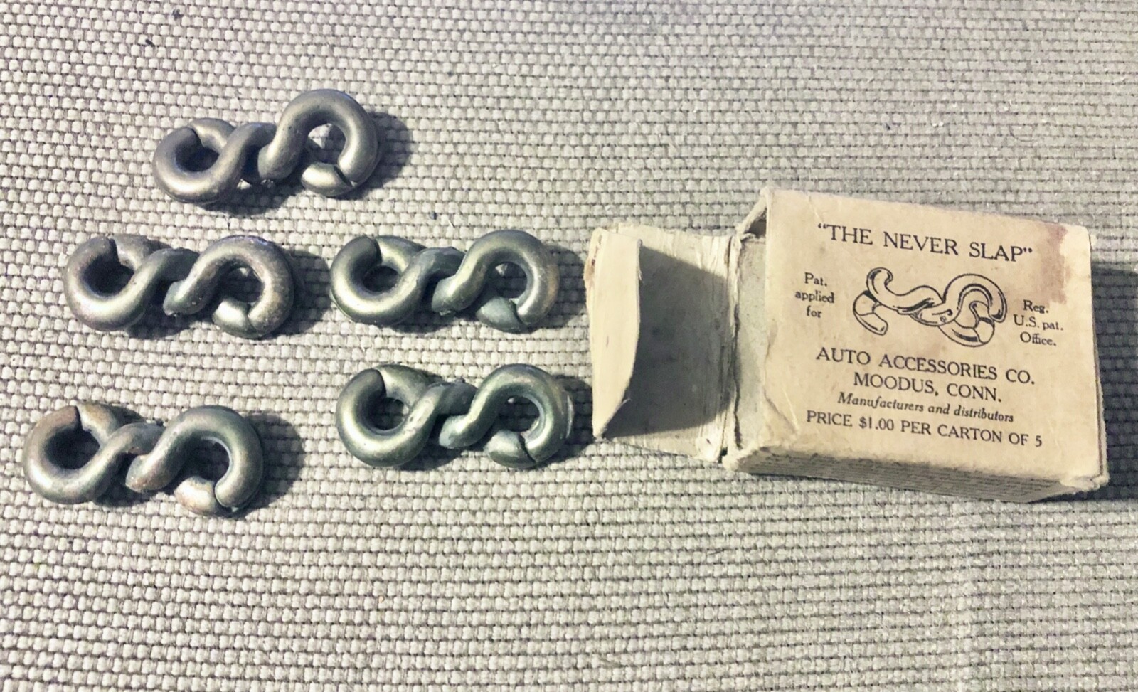 "The Never Slap" Set of 5 Chain Links - Auto Accessories Co, Moodus, Conn USA