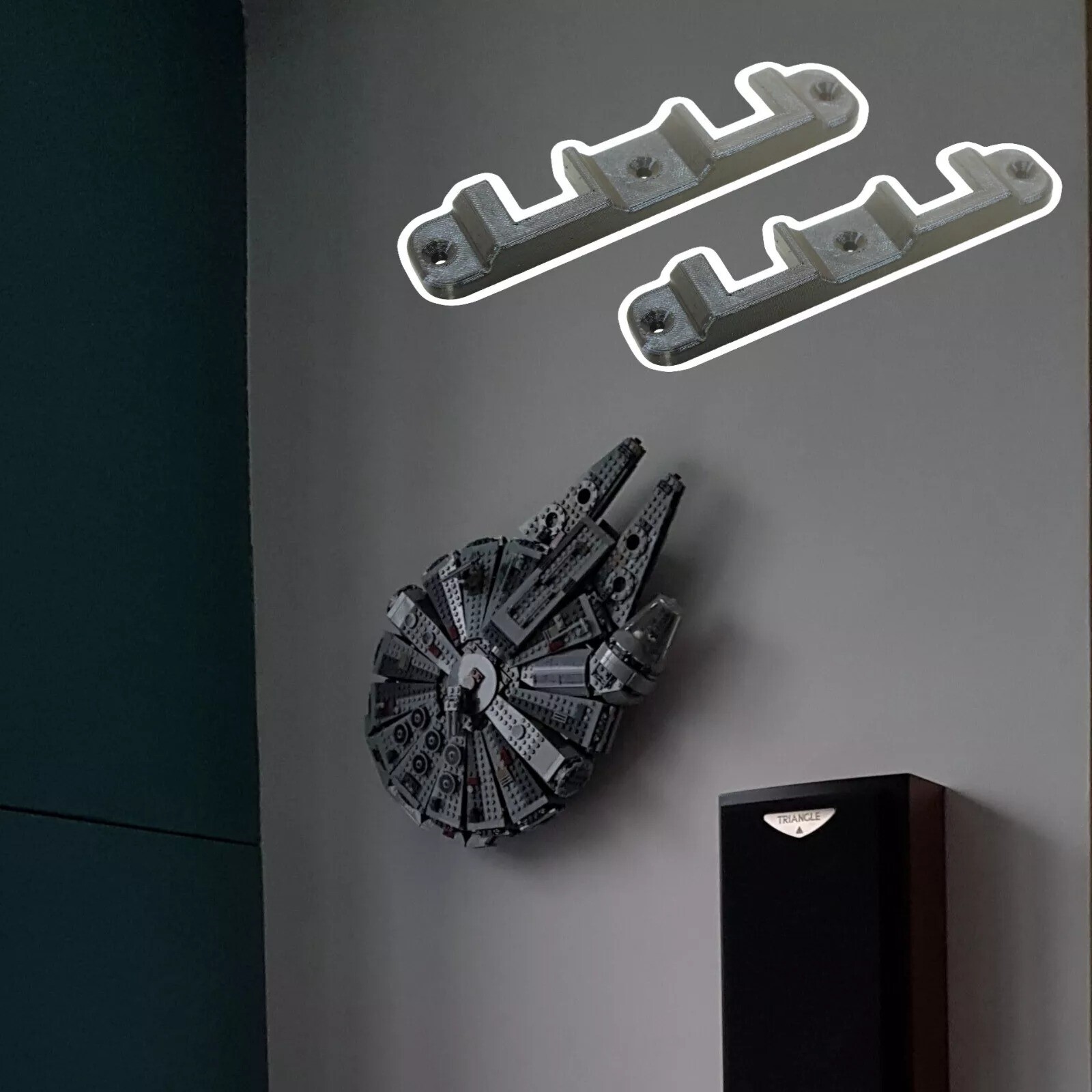 Wall Mount for Lego Millenium Falcon Lego 7965, 75105 - 3d Printed
