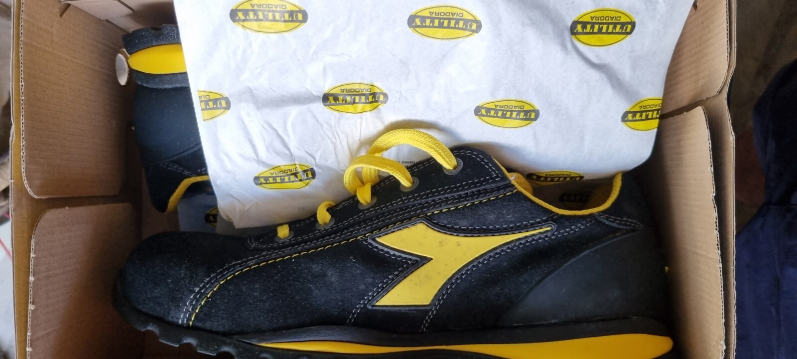DIADORA SHOES