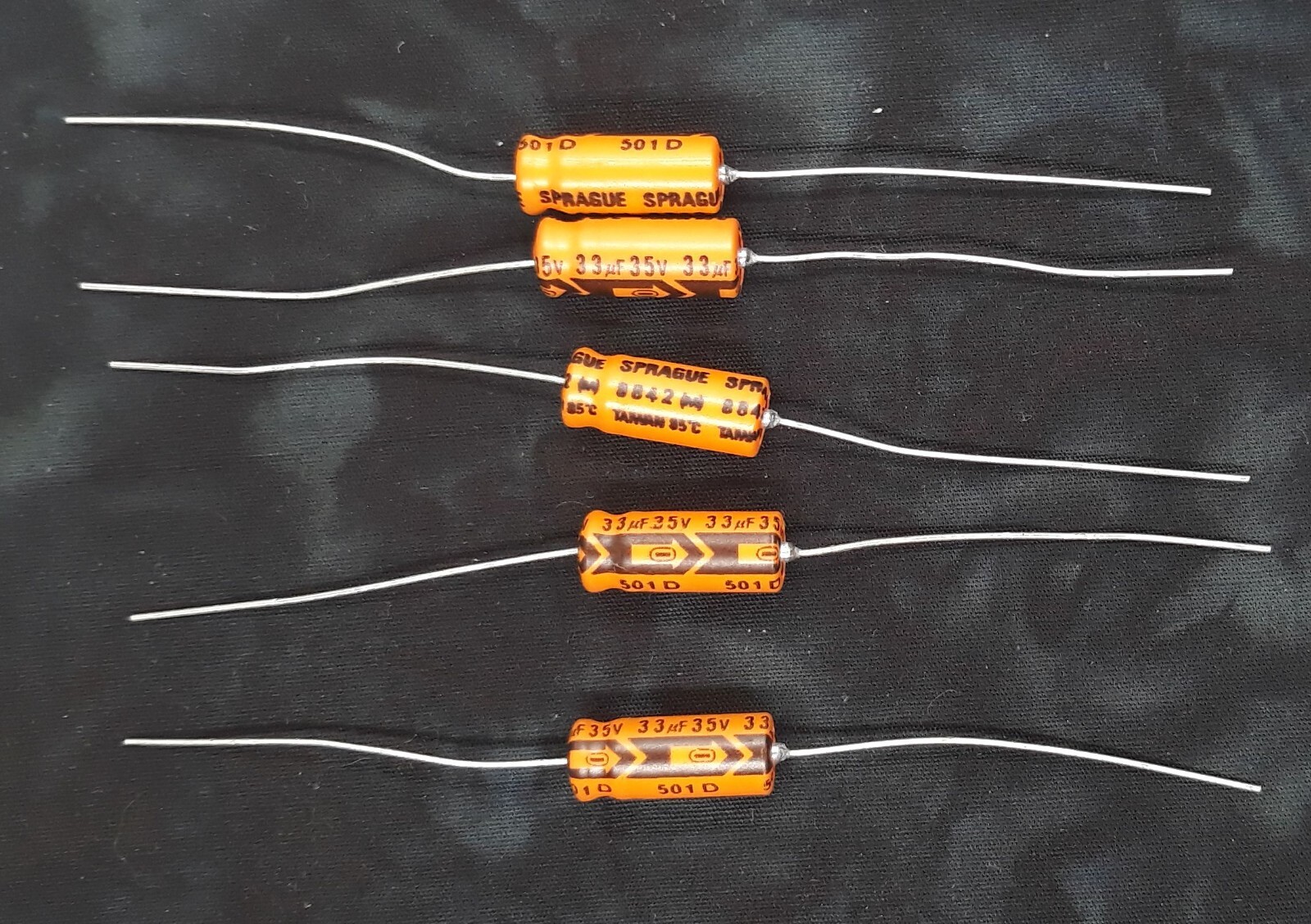 Sprague 33uF 35V Electrolytic Capacitor Five Pieces 8842 (M)