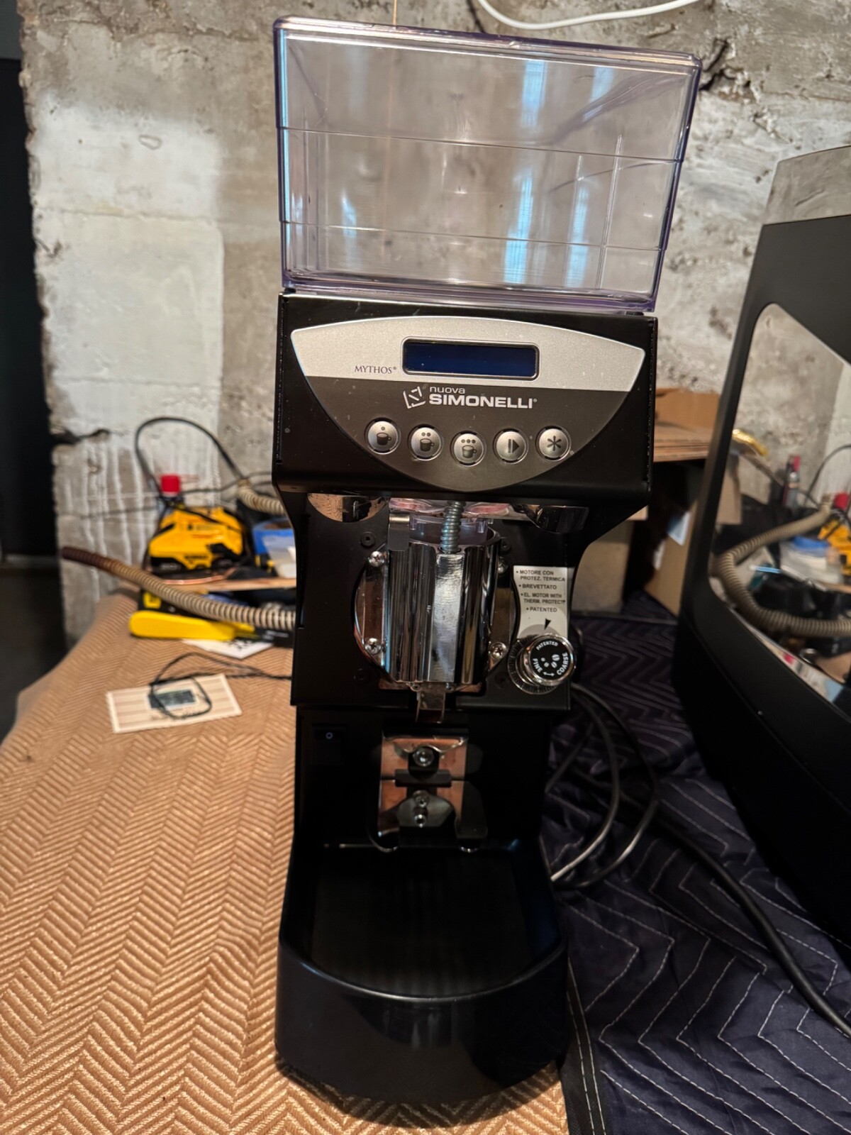nuova simonelli mythos grinder