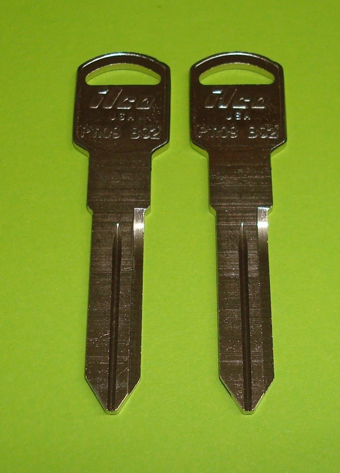 🔑 LOT OF 2 GM PONTIAC B92 P1109 Nickel Plated Mechanical Key (ILCO)