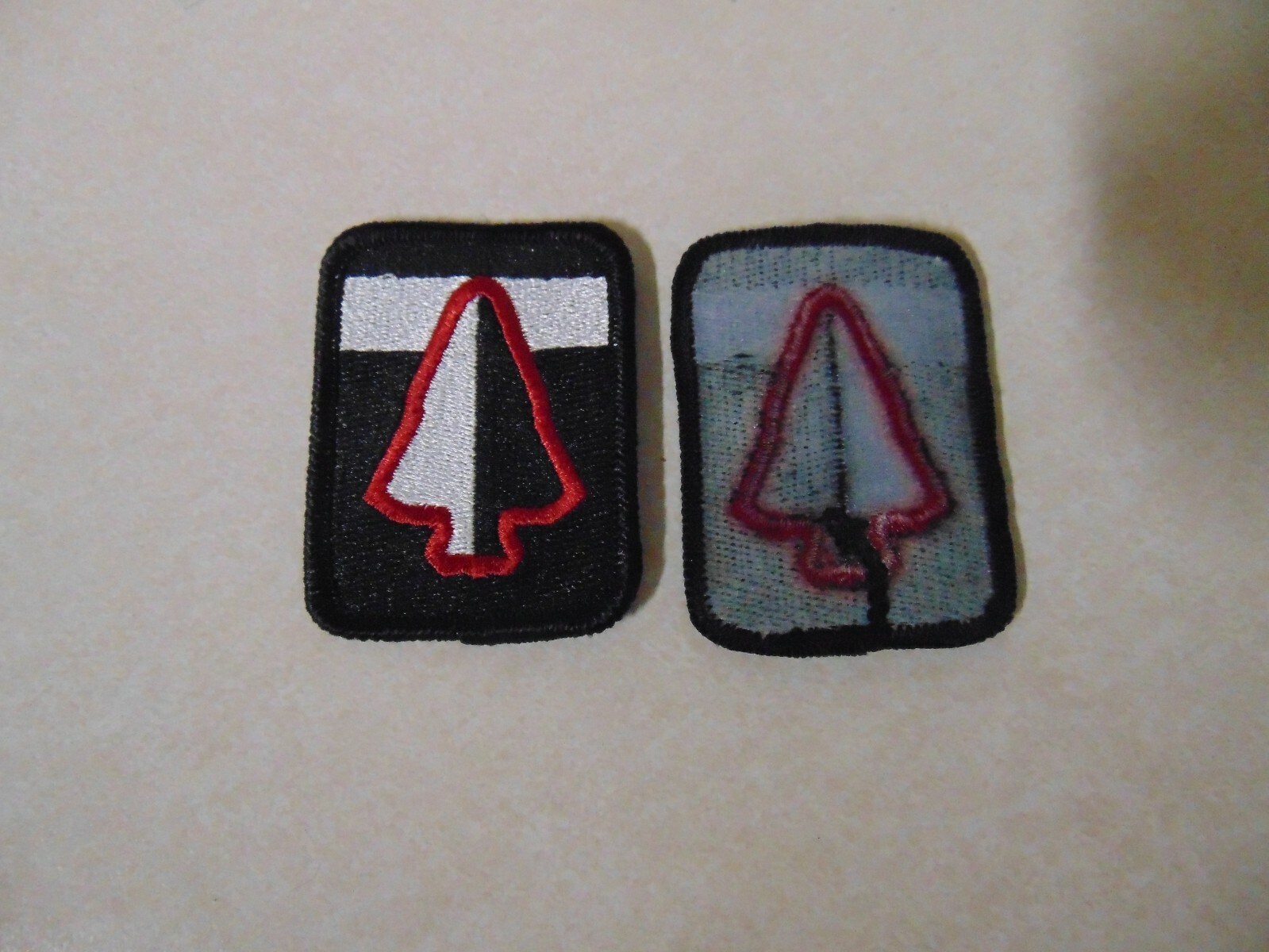 US MILITARY INSIGNIA PATCH SEW ON UNSURE BLACK WITH ARROW HEAD IN THE MIDDLE