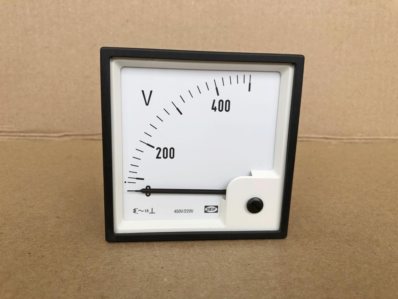 DEIF EQ96X VOLTMETER 564559 RANGE 400