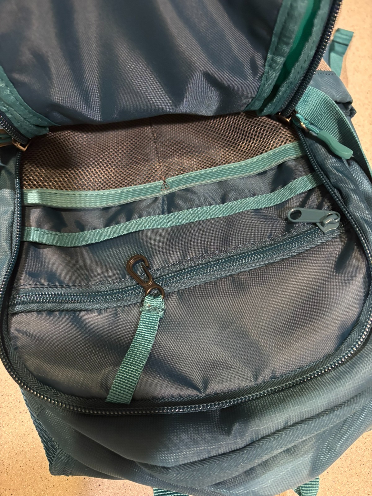 Embark 14L Teal Green Hydration Backpack NWT