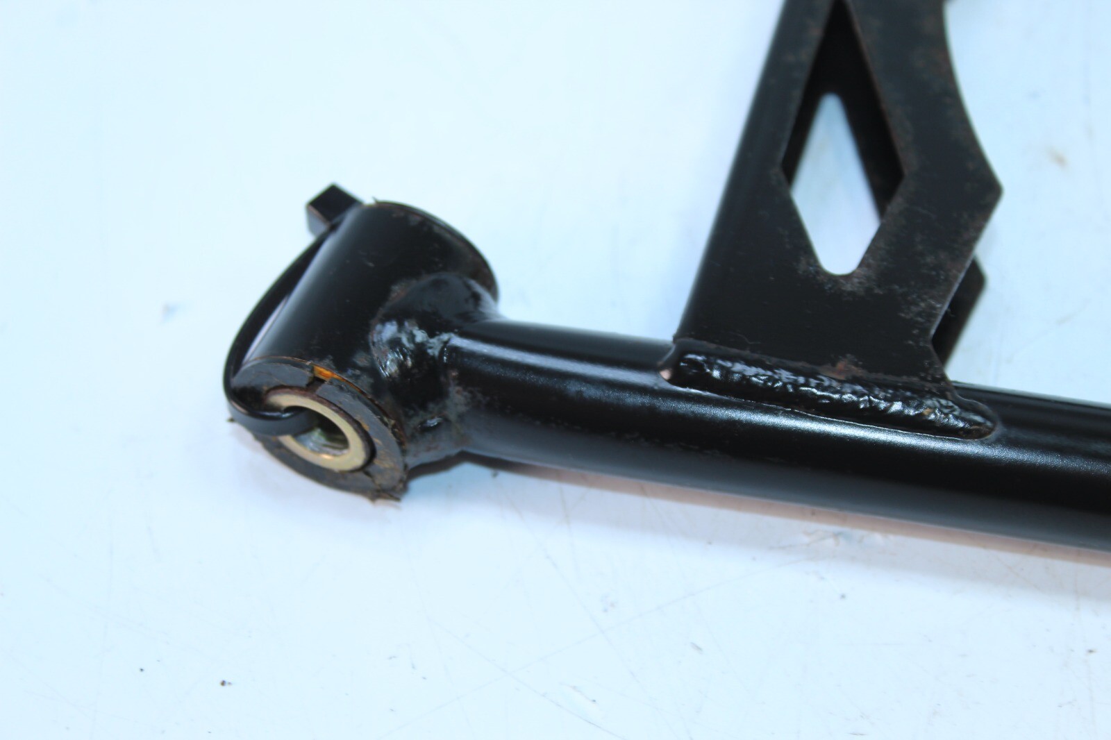 2009-2014 SKI-DOO EXPEDITION 600 FRONT UPPER LEFT ARM BLACK 505072375