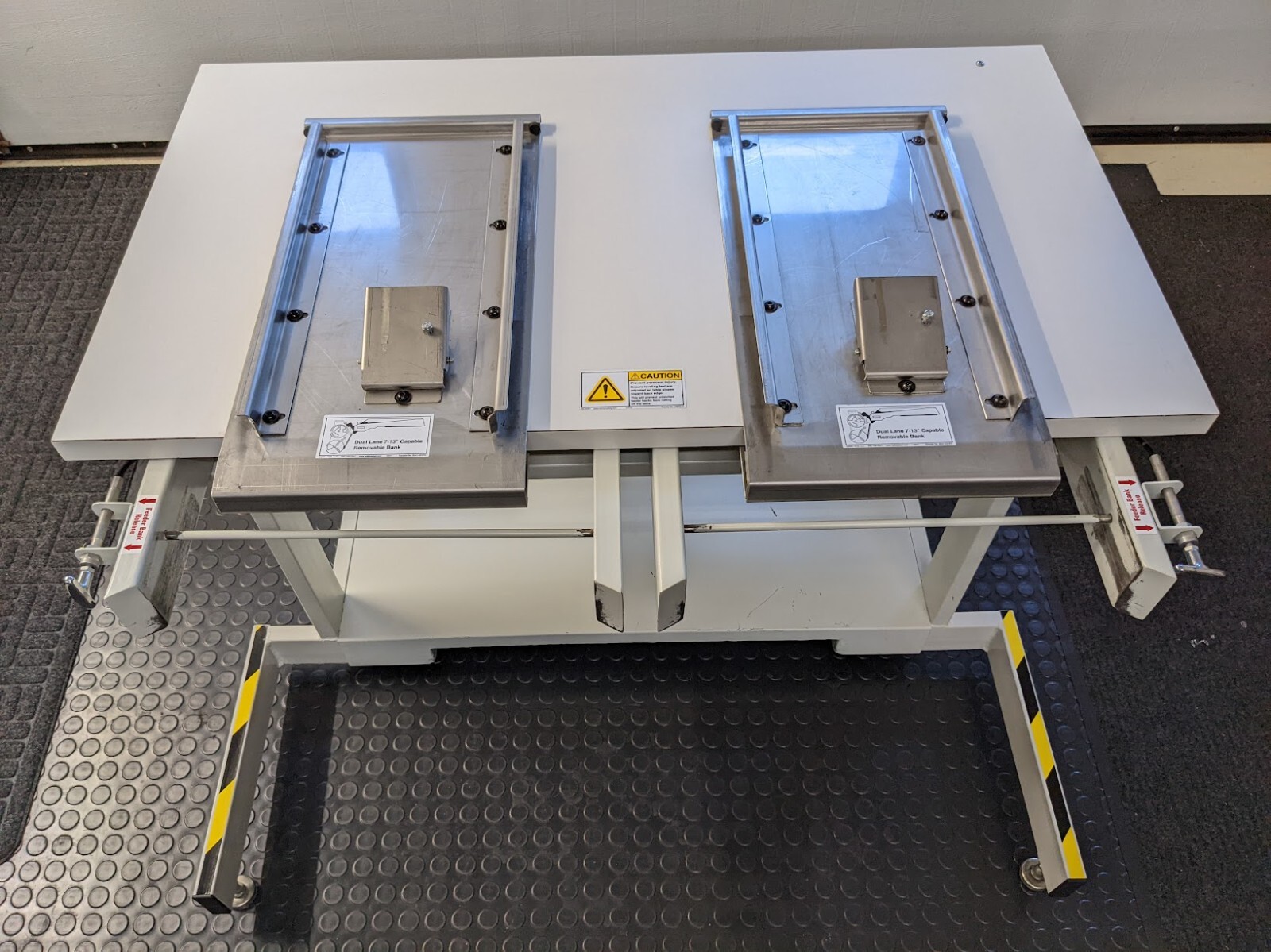 Universal Instruments Genesis Advantis Feeder Bank Change Storage Table 46512310