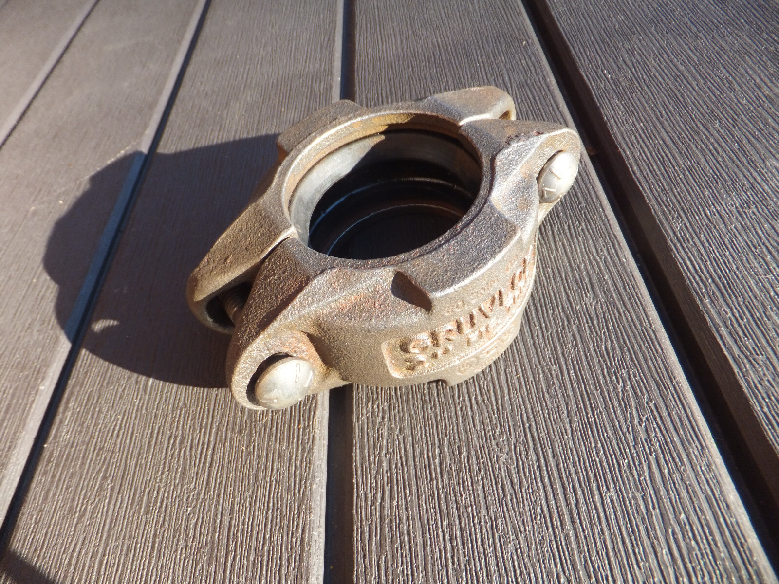 New open Box Gruvlok 2" Fig. 7000, 60.3MM OD Coupling Clamp - Weighs 2 pounds!