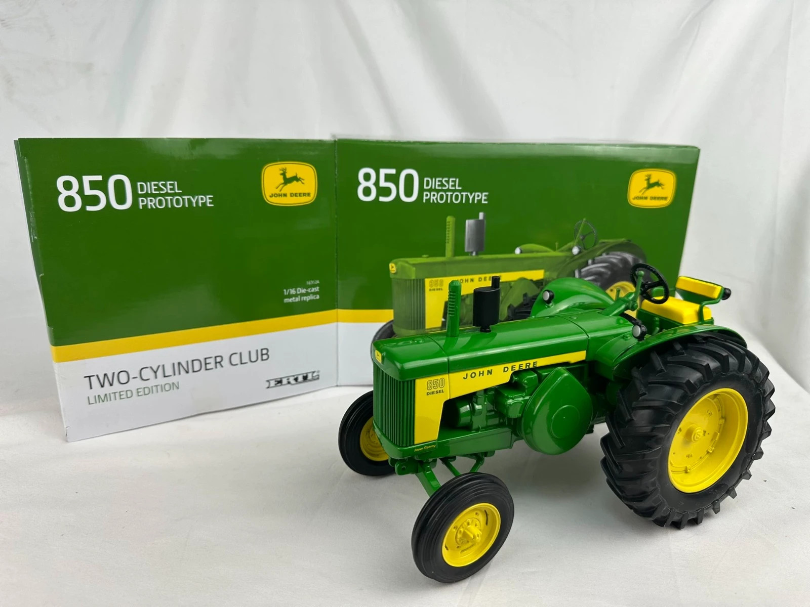 ERTL 1/16 Scale JOHN DEERE 850 Tractor Diecast Model Toy Collection 16312A