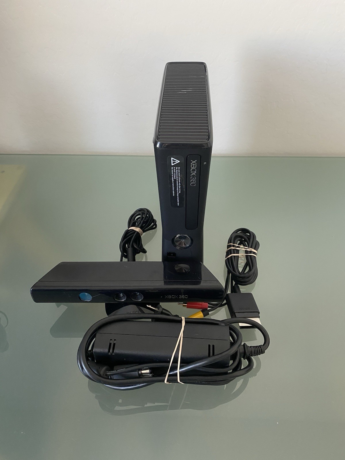 Xbox 360 Arcade Console Black Bundle w/ Kinect & Cables – Tested/Working